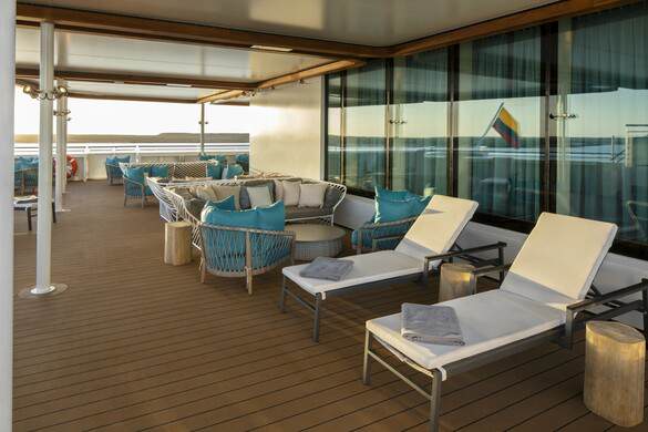 Celebrity Flora - Sunset Lounge 3, ©CEL.jpg